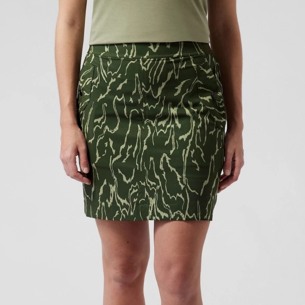 Athleta Green Patterned Skort